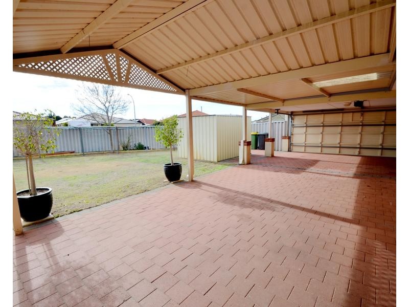 4 Alder Way, Thornlie WA 6108