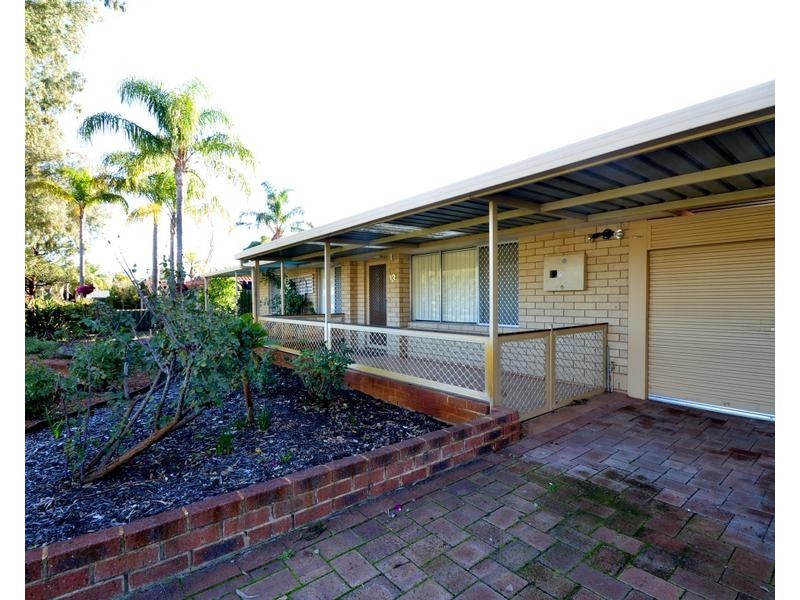 13 Oakajee Ct, Gosnells WA 6110
