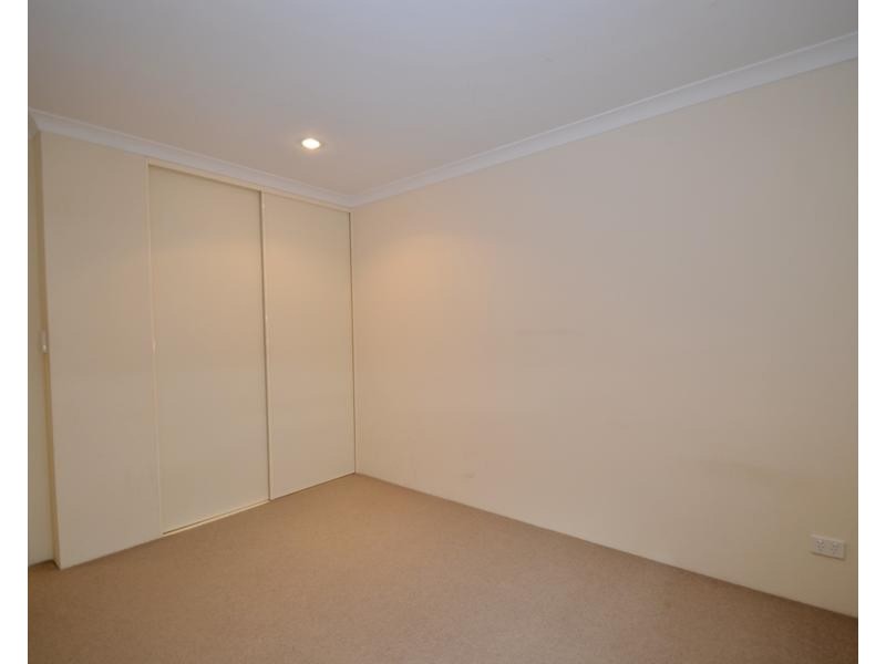 12 Congenial Loop, Atwell WA 6164