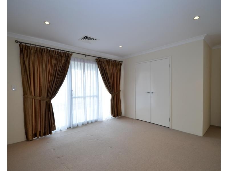 12 Congenial Loop, Atwell WA 6164