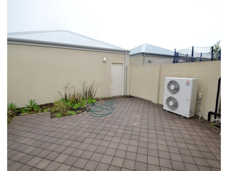 12 Congenial Loop, Atwell WA 6164