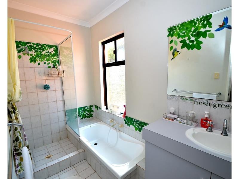 9/11 Gochean Avenue, Bentley WA 6102