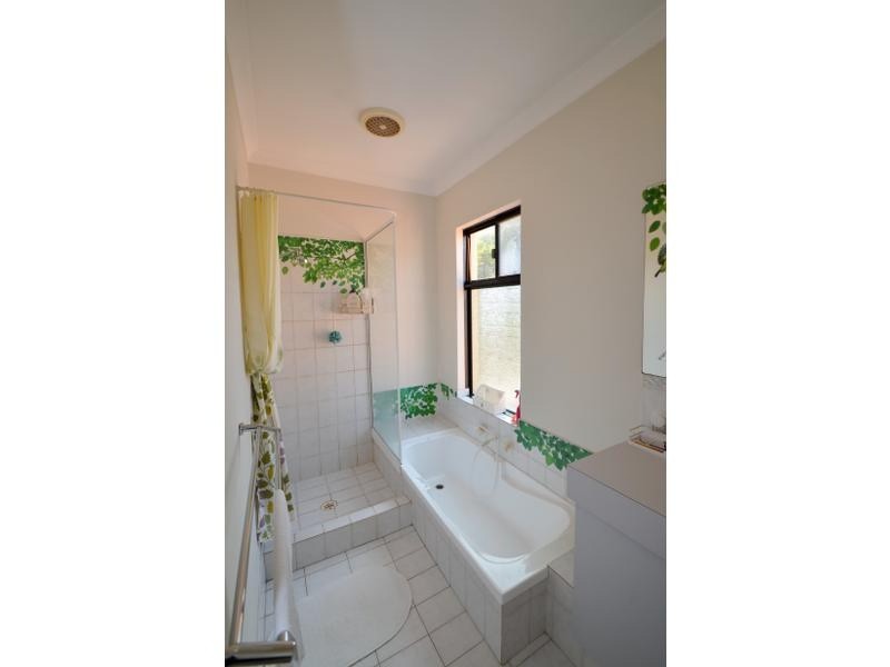 9/11 Gochean Avenue, Bentley WA 6102