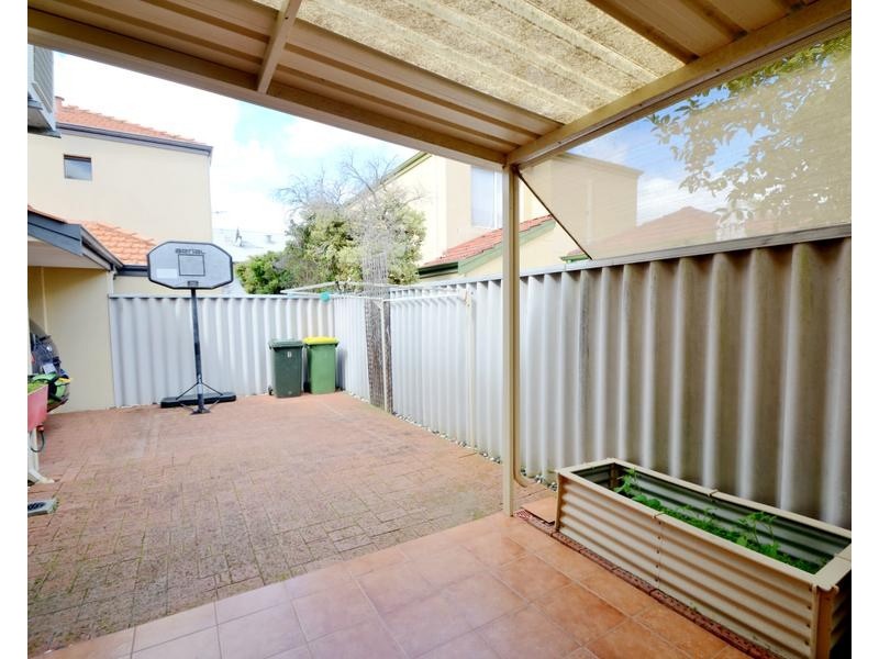 9/11 Gochean Avenue, Bentley WA 6102