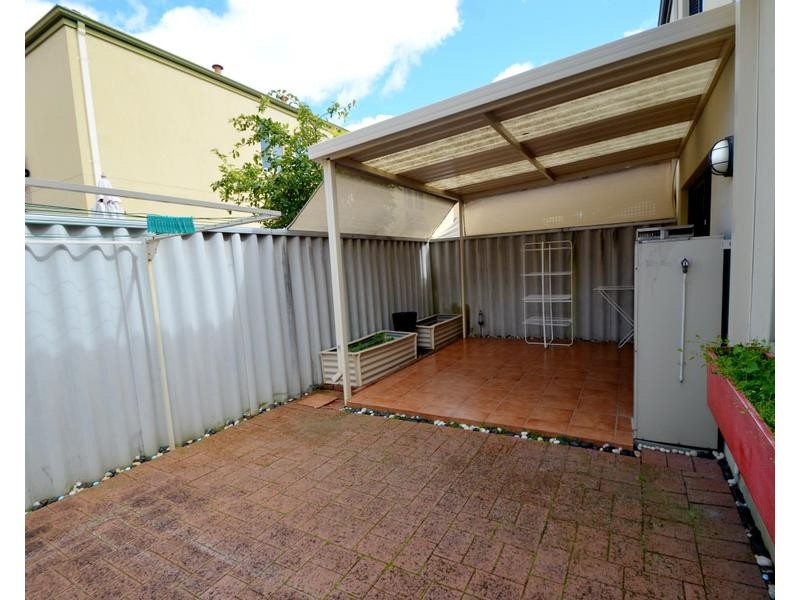 9/11 Gochean Avenue, Bentley WA 6102