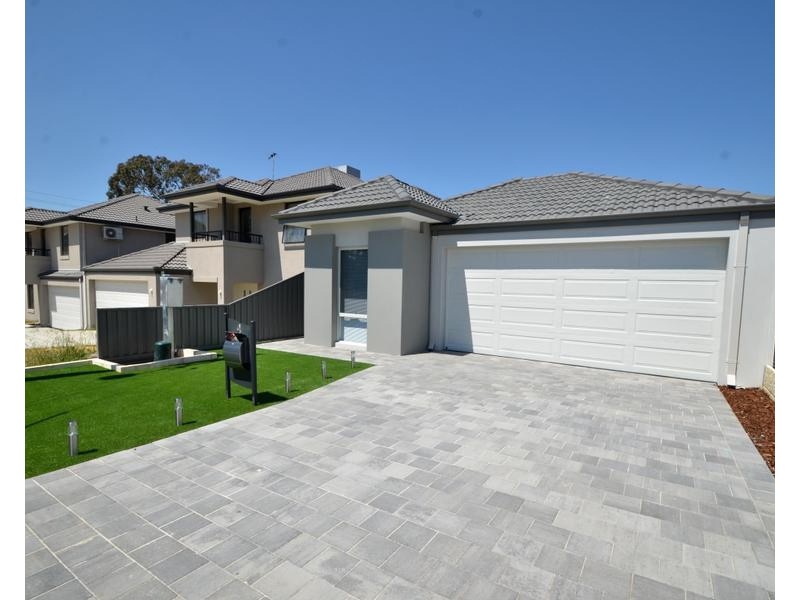 4A Stratford Place, Bentley WA 6102