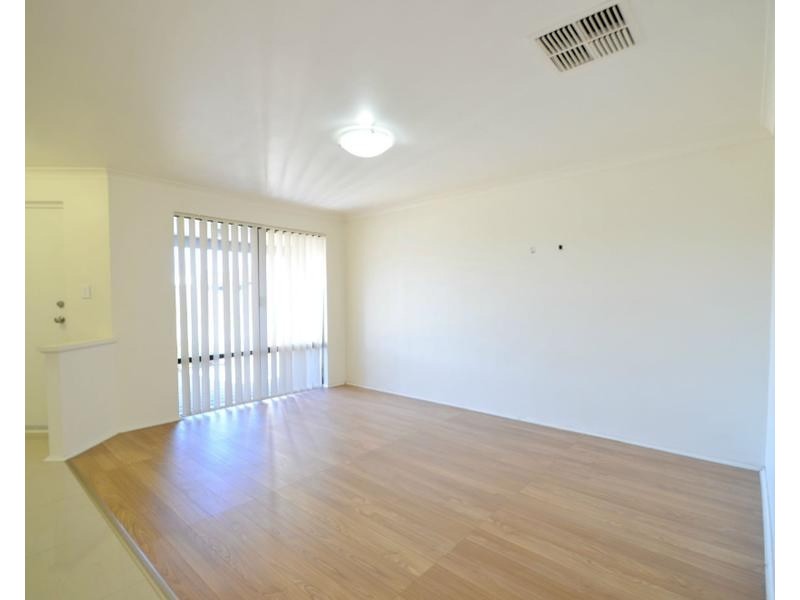 8 Yoorn Way, Bertram WA 6167