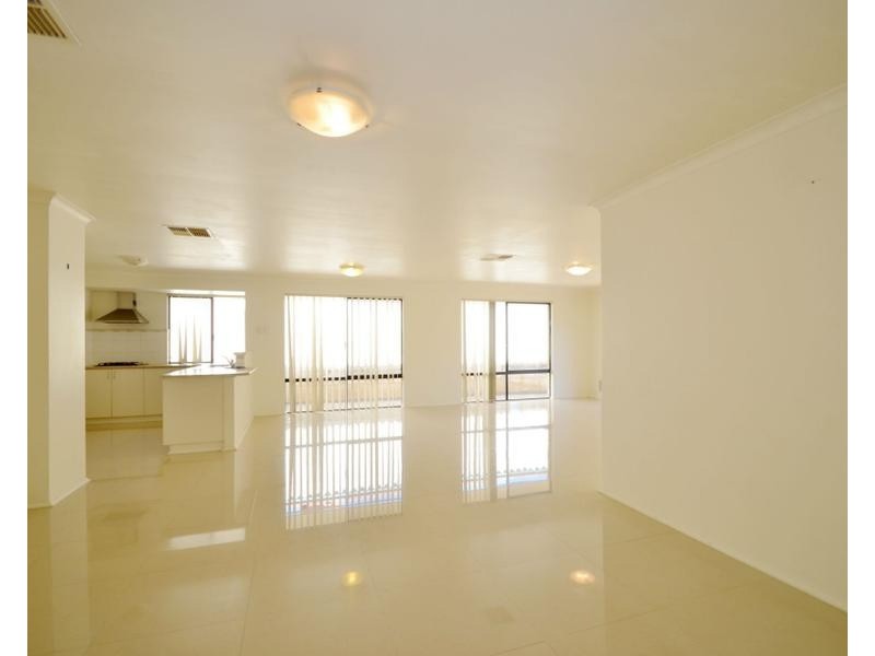 8 Yoorn Way, Bertram WA 6167