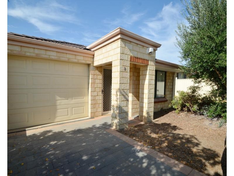 1/289 Wharf Street, Queens Park WA 6107