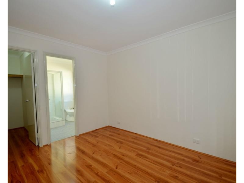 1/289 Wharf Street, Queens Park WA 6107