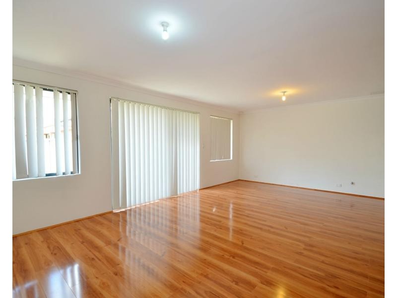 1/289 Wharf Street, Queens Park WA 6107