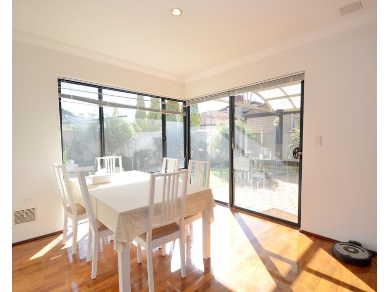 22 Kooralbyn Valley Cres, Jandakot WA 6164