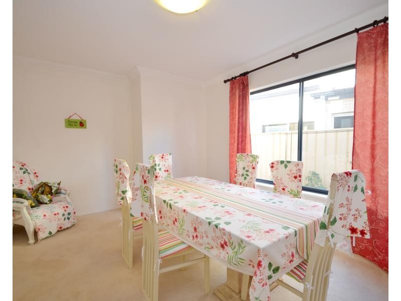 22 Kooralbyn Valley Cres, Jandakot WA 6164