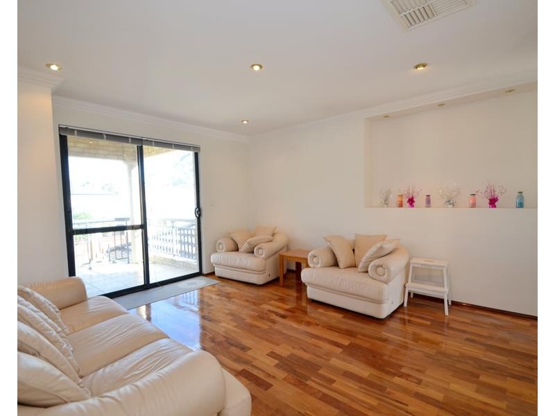 22 Kooralbyn Valley Cres, Jandakot WA 6164