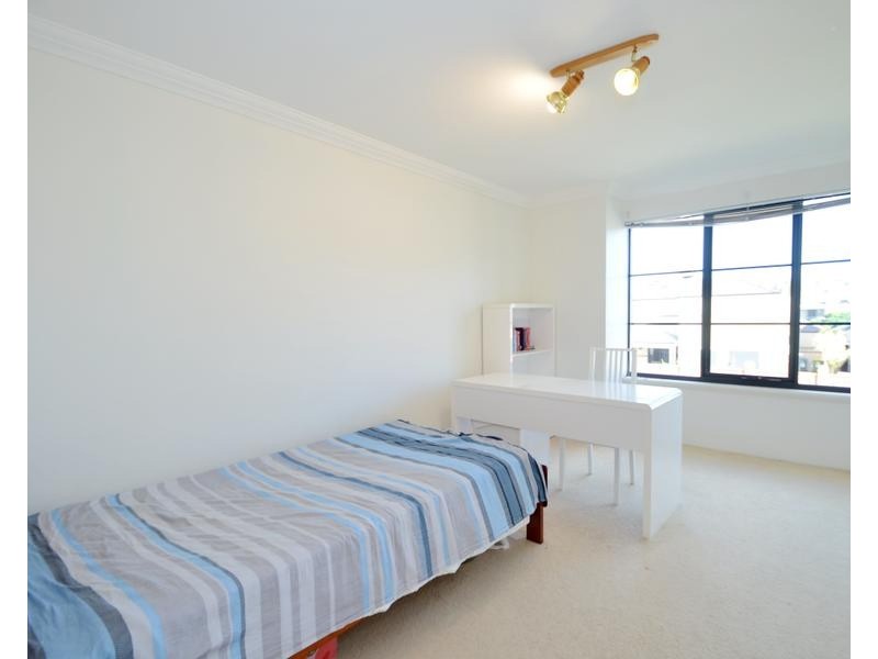 22 Kooralbyn Valley Cres, Jandakot WA 6164