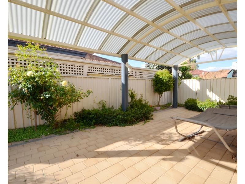 22 Kooralbyn Valley Cres, Jandakot WA 6164