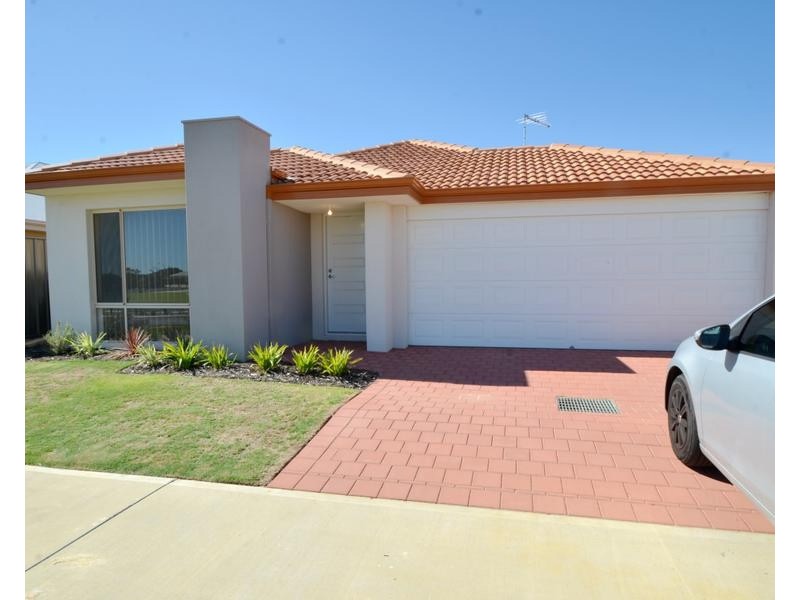 7 Friston St, Hilbert WA 6112
