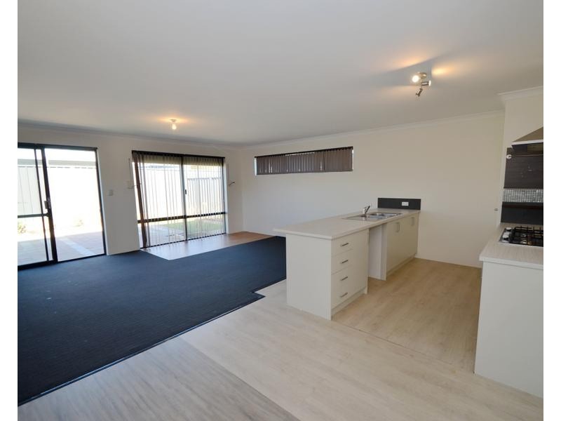 10A Calvert Loop, Hilbert WA 6112