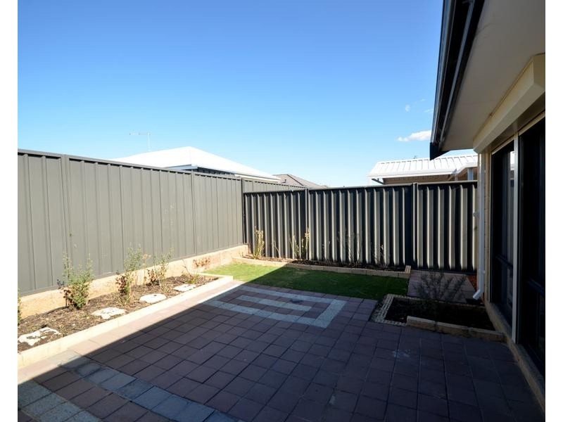 10A Calvert Loop, Hilbert WA 6112