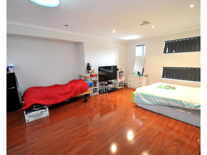 5 Scamills Rd, Pearsall WA 6065