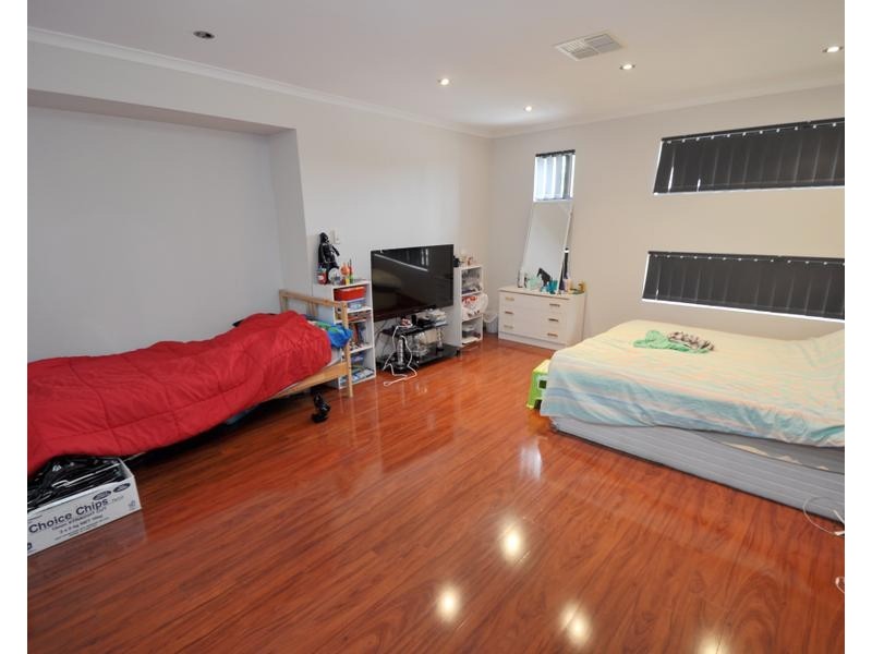 5 Scamills Rd, Pearsall WA 6065