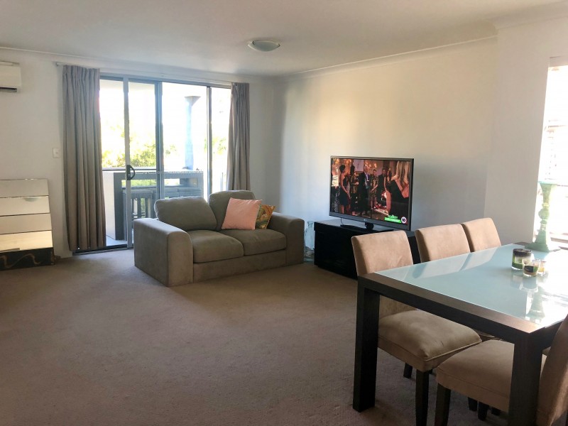 6/24 PROUD STREET, Labrador QLD 4215