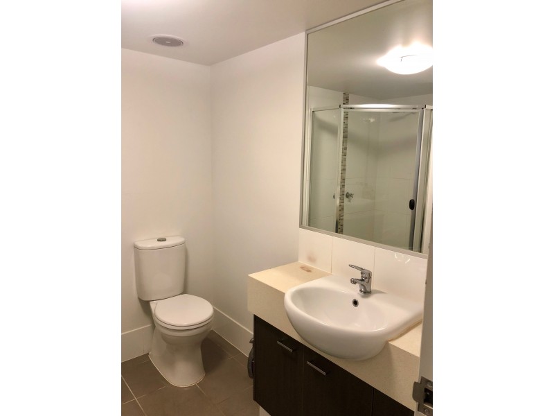6/24 PROUD STREET, Labrador QLD 4215