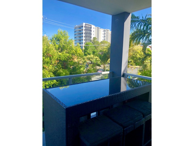 6/24 PROUD STREET, Labrador QLD 4215