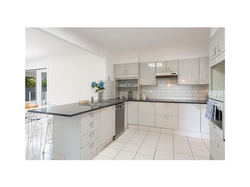 295 WHITEHILL ROAD, Flinders View QLD 4305