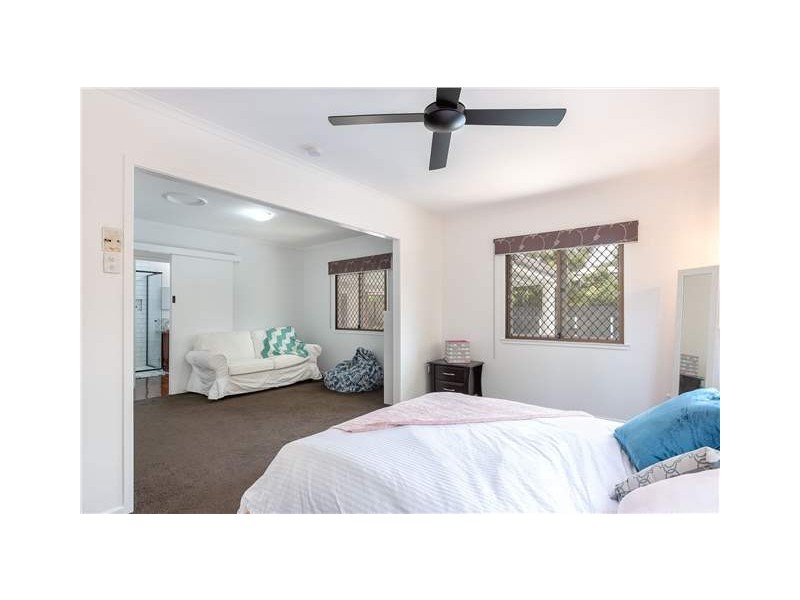 295 WHITEHILL ROAD, Flinders View QLD 4305