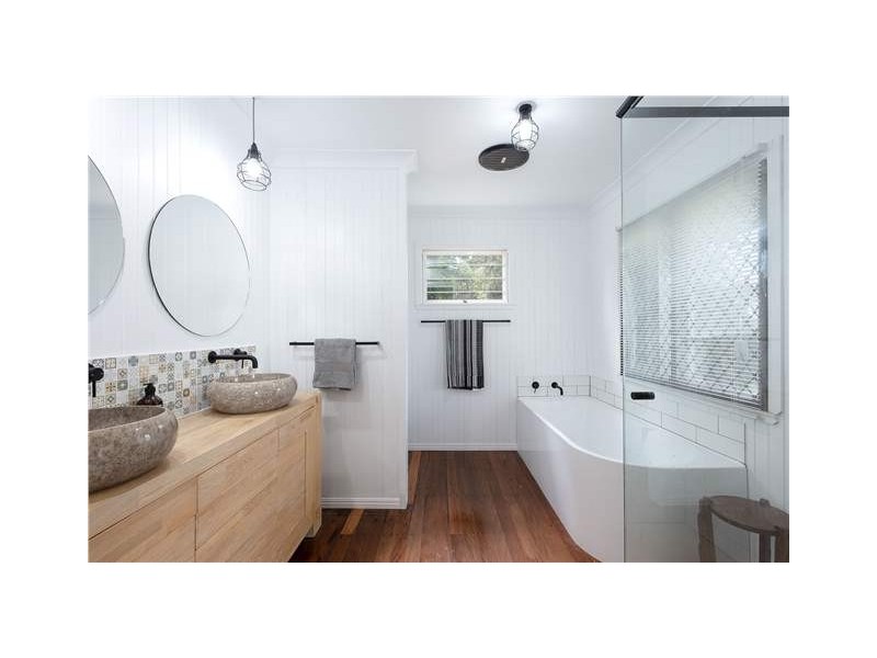 295 WHITEHILL ROAD, Flinders View QLD 4305