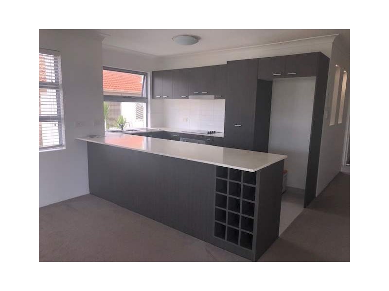 24 PROUD STREET, Labrador QLD 4215