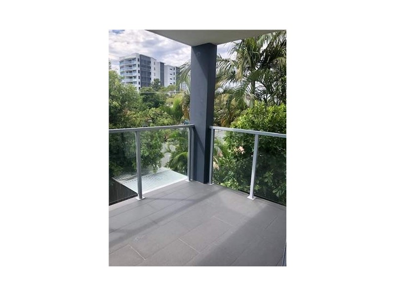 24 PROUD STREET, Labrador QLD 4215