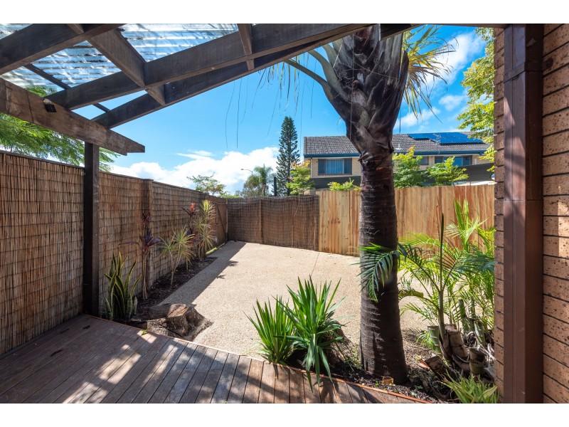 1/80 CHRISTINE AVENUE, Burleigh Waters QLD 4220