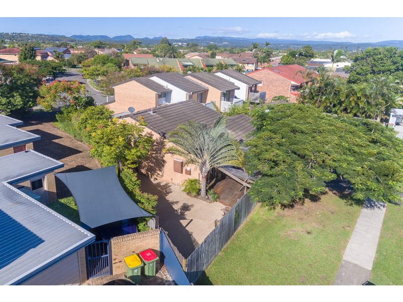 1/80 CHRISTINE AVENUE, Burleigh Waters QLD 4220