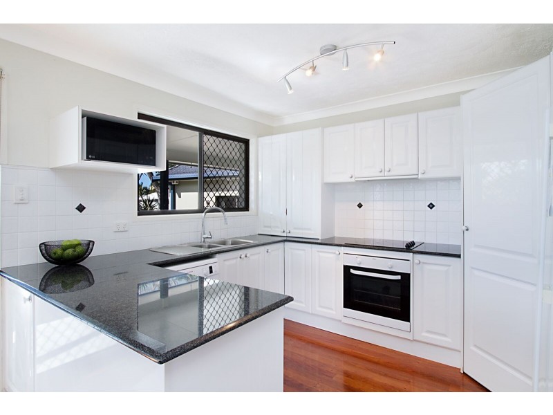 4 PARAKEET PLACE, Burleigh Waters QLD 4220