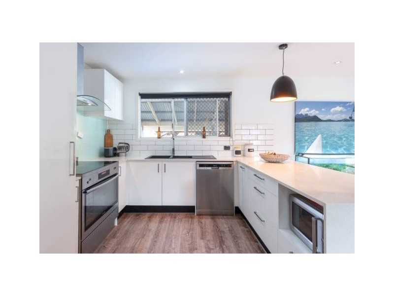 4 POINSETTIA PARADE, Varsity Lakes QLD 4227