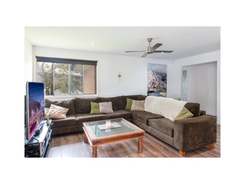 4 POINSETTIA PARADE, Varsity Lakes QLD 4227