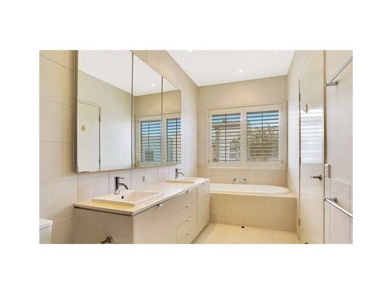 56 Watts Drive, Varsity Lakes QLD 4227