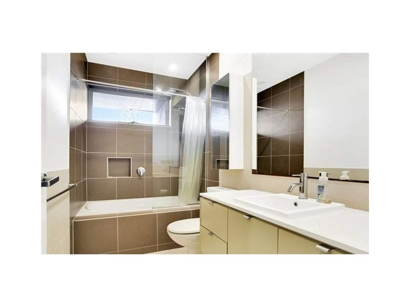 56 Watts Drive, Varsity Lakes QLD 4227