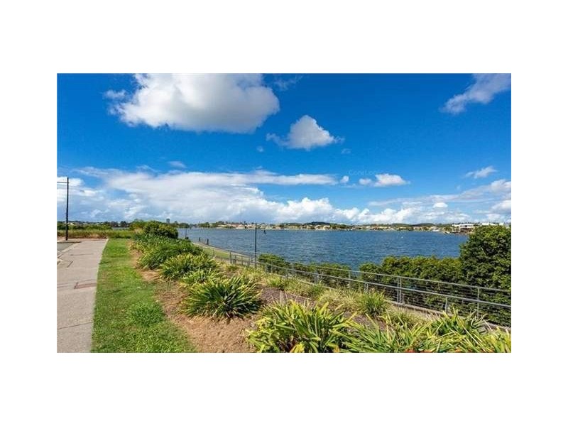 56 Watts Drive, Varsity Lakes QLD 4227