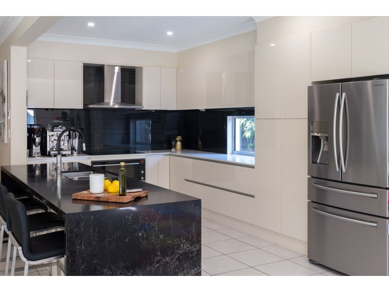 45 Observatory Drive, Reedy Creek QLD 4227