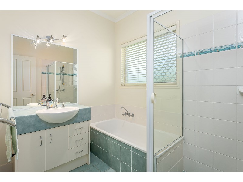 28 Sugargum Court, Molendinar QLD 4214