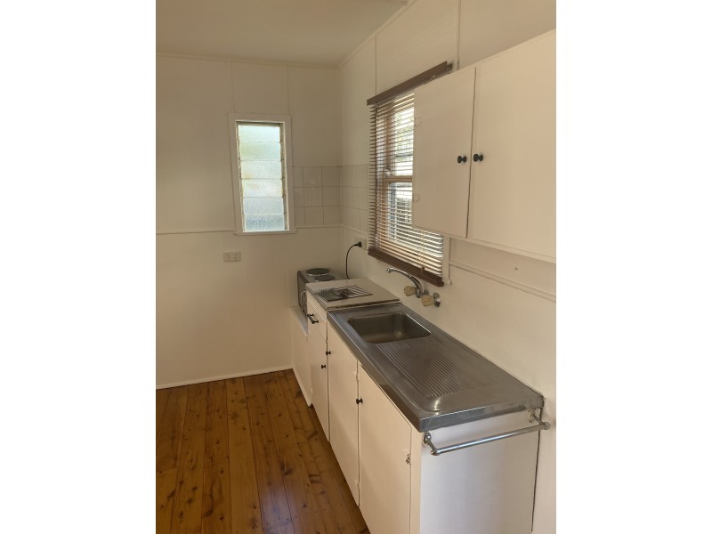 4/16 Ocean Street, Runaway Bay QLD 4216