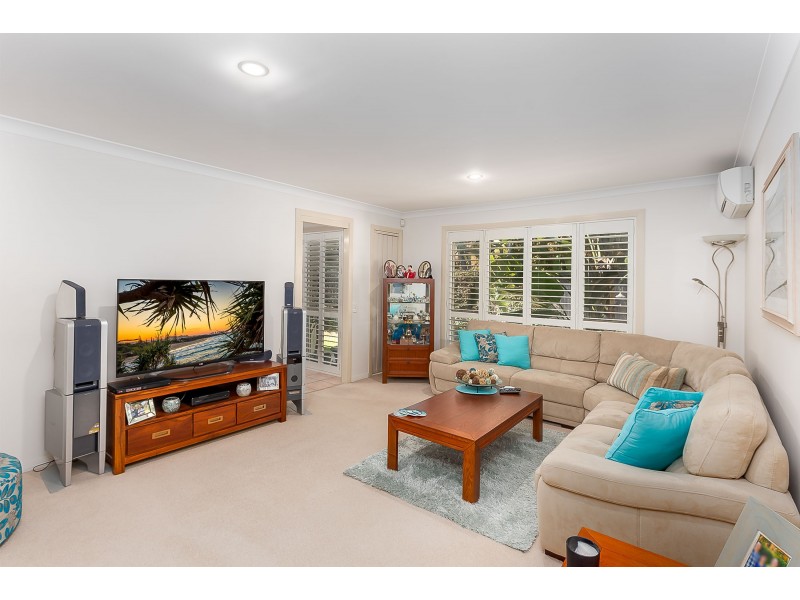 54 Sea Eagle Drive, Burleigh Waters QLD 4220