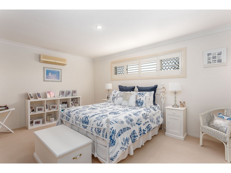 54 Sea Eagle Drive, Burleigh Waters QLD 4220