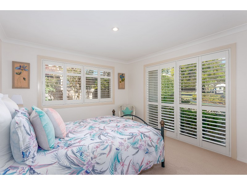 54 Sea Eagle Drive, Burleigh Waters QLD 4220
