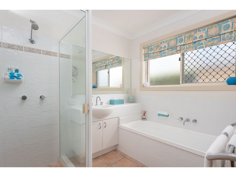 54 Sea Eagle Drive, Burleigh Waters QLD 4220