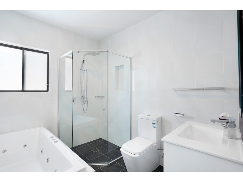 522 & 522A Woodstock Avenue, Rooty Hill NSW 2766