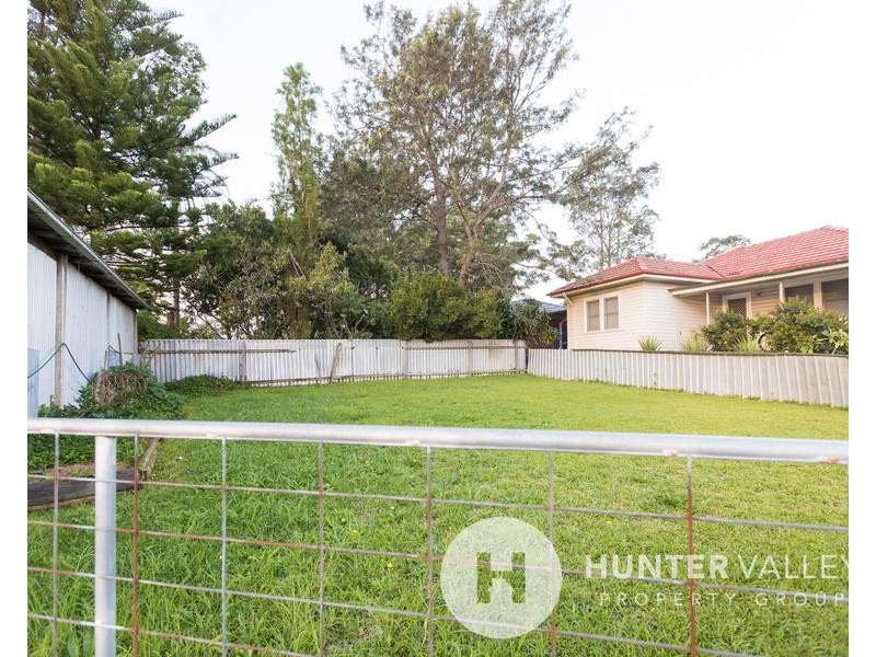 17 Irrawang St, Raymond Terrace NSW 2324